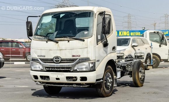 Hividy Hino 300 Series fotsy Truck in Import - Dubai in Diana Hividy Hino 300 Series fotsy Truck in Import - Dubai in Diana