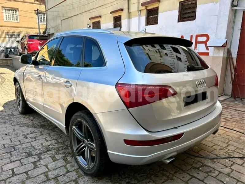 Big with watermark audi q5 melaky ambatomainty 8809