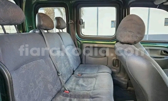 Acheter Occasion Voiture Renault Captur Vert à Ambatomainty , Melaky Acheter Occasion Voiture Renault Captur Vert à Ambatomainty , Melaky