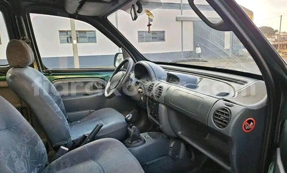 Buy Used Renault Captur Green Car in Ambatomainty in Melaky Buy Used Renault Captur Green Car in Ambatomainty in Melaky