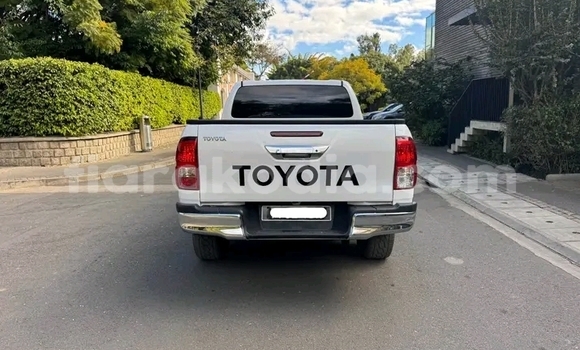 Acheter Occasion Voiture Toyota Hilux Blanc à Ambatofinandrahana, Amoron'i Mania Acheter Occasion Voiture Toyota Hilux Blanc à Ambatofinandrahana, Amoron'i Mania