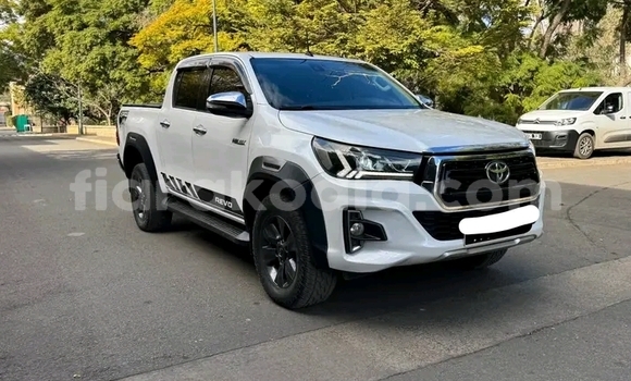 Acheter Occasion Voiture Toyota Hilux Blanc à Ambatofinandrahana, Amoron'i Mania Acheter Occasion Voiture Toyota Hilux Blanc à Ambatofinandrahana, Amoron'i Mania