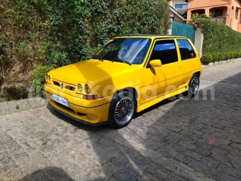 Big with watermark renault clio analamanga ambohregion idratrimo 8817