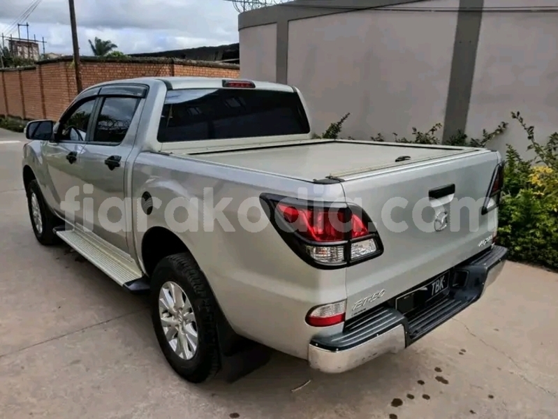 Big with watermark mazda bt 50 vakinankaratra ambatolampy 8820
