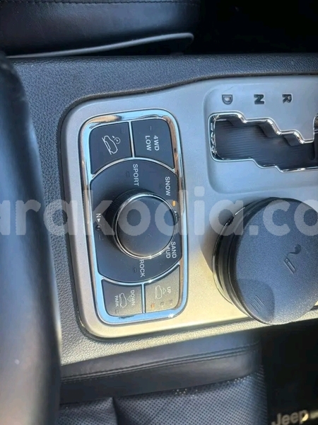 Big with watermark jeep grand cherokee melaky ambatomainty 8823