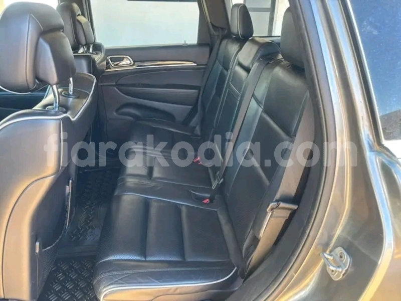 Big with watermark jeep grand cherokee melaky ambatomainty 8823