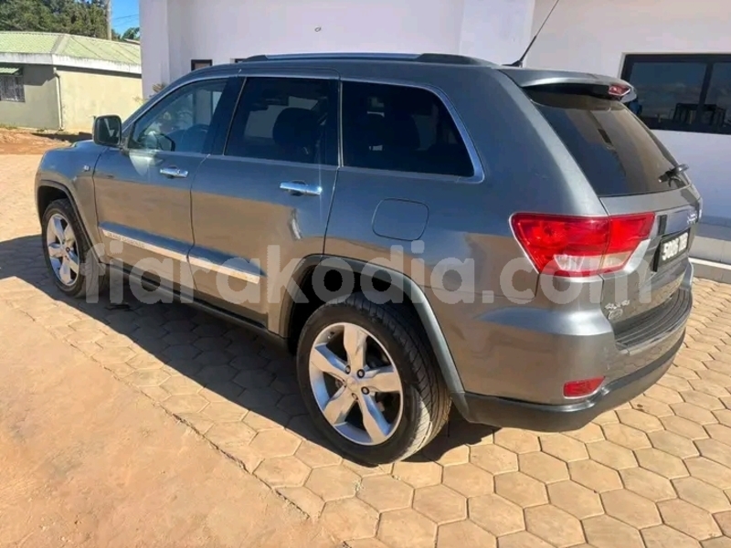 Big with watermark jeep grand cherokee melaky ambatomainty 8823