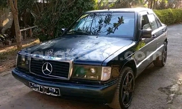 Buy Used Mercedes-Benz E200 Black Car in Ambatolampy in Vakinankaratra Buy Used Mercedes-Benz E200 Black Car in Ambatolampy in Vakinankaratra