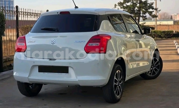 Buy Used Suzuki Swift White Car in Ambatomainty in Melaky Buy Used Suzuki Swift White Car in Ambatomainty in Melaky