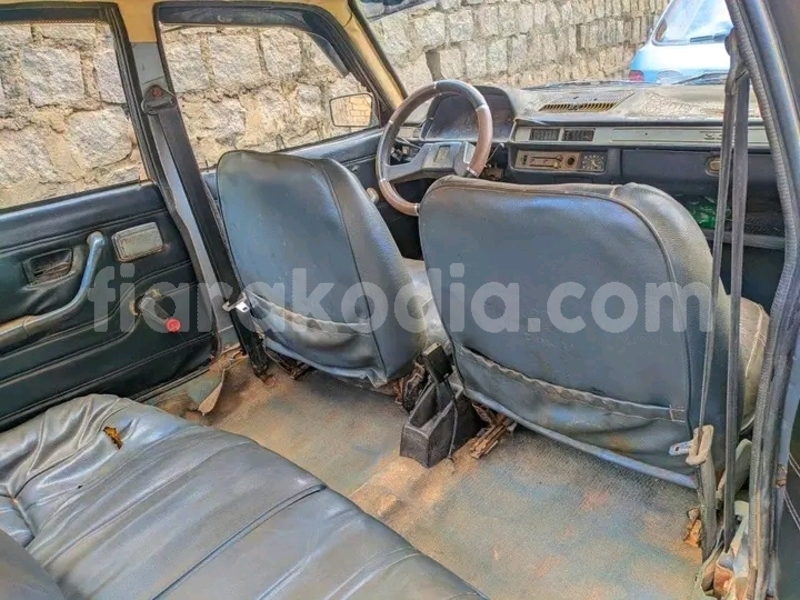 Big with watermark peugeot 305 melaky ambatomainty 8842