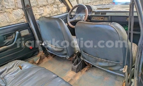 Acheter Occasion Voiture Peugeot 305 Other à Ambatomainty , Melaky Acheter Occasion Voiture Peugeot 305 Other à Ambatomainty , Melaky