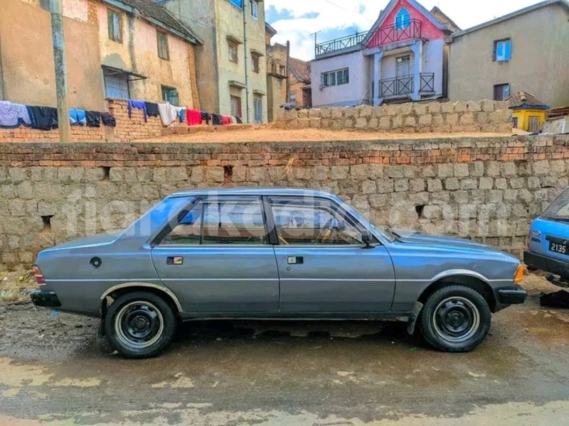 Big with watermark peugeot 305 melaky ambatomainty 8842