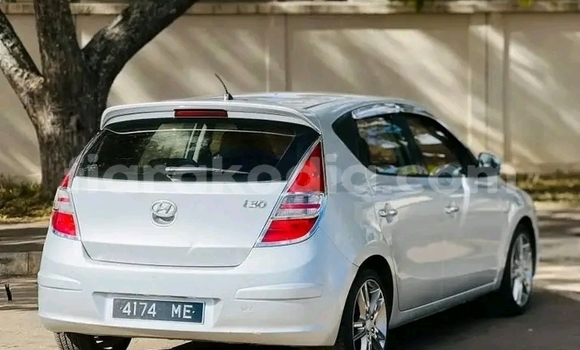 Buy Used Hyundai i30 White Car in Ankazobe in Analamanga Buy Used Hyundai i30 White Car in Ankazobe in Analamanga