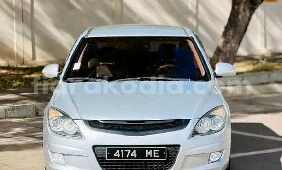 Buy Used Hyundai i30 White Car in Ankazobe in Analamanga Buy Used Hyundai i30 White Car in Ankazobe in Analamanga