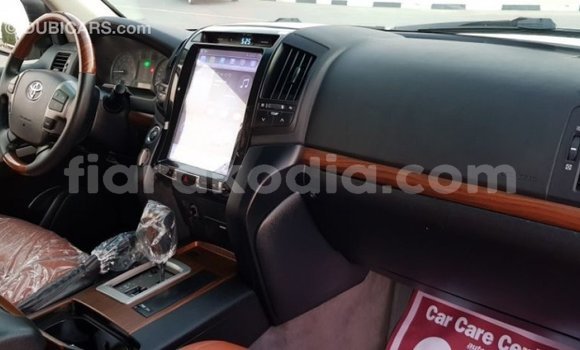 Buy Import Toyota Land Cruiser White Car in Import - Dubai in Diana Buy Import Toyota Land Cruiser White Car in Import - Dubai in Diana