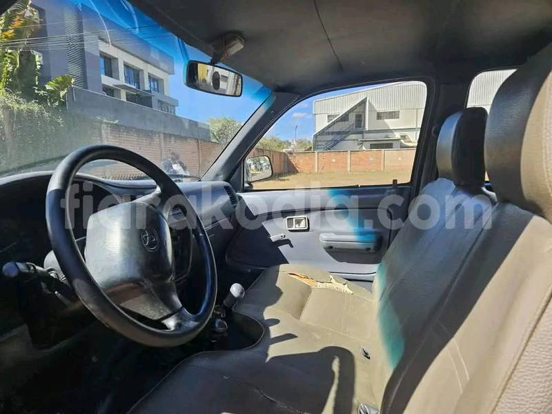 Big with watermark toyota hilux analamanga antananarivo 8861
