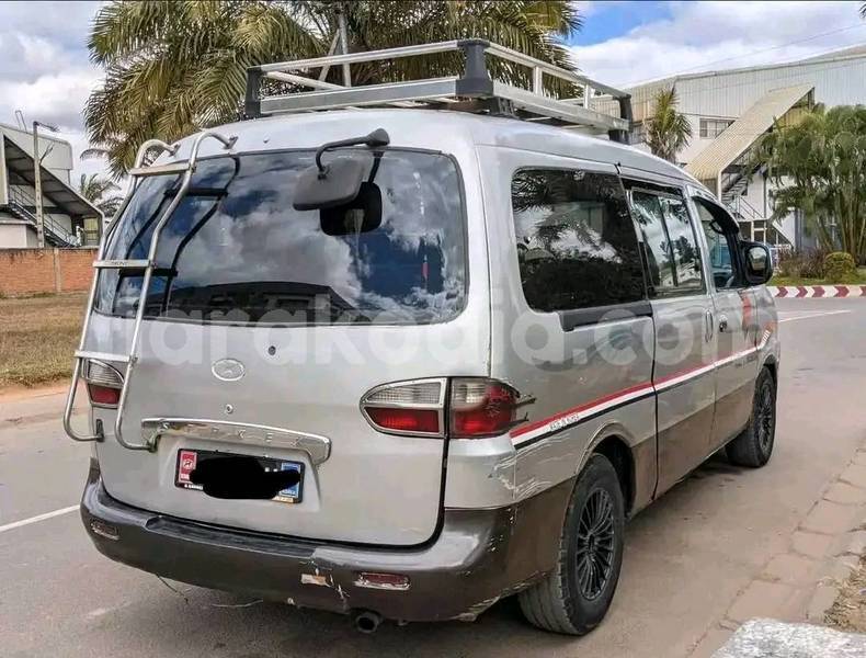 Big with watermark hyundai starex analamanga antananarivo 8862