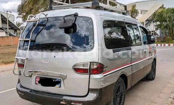 Buy Used Hyundai Starex Silver Car in Antananarivo in Analamanga Buy Used Hyundai Starex Silver Car in Antananarivo in Analamanga