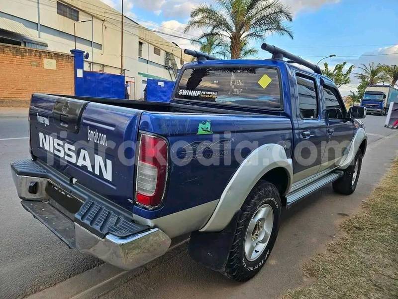 Big with watermark nissan np 300 analamanga antananarivo 8864