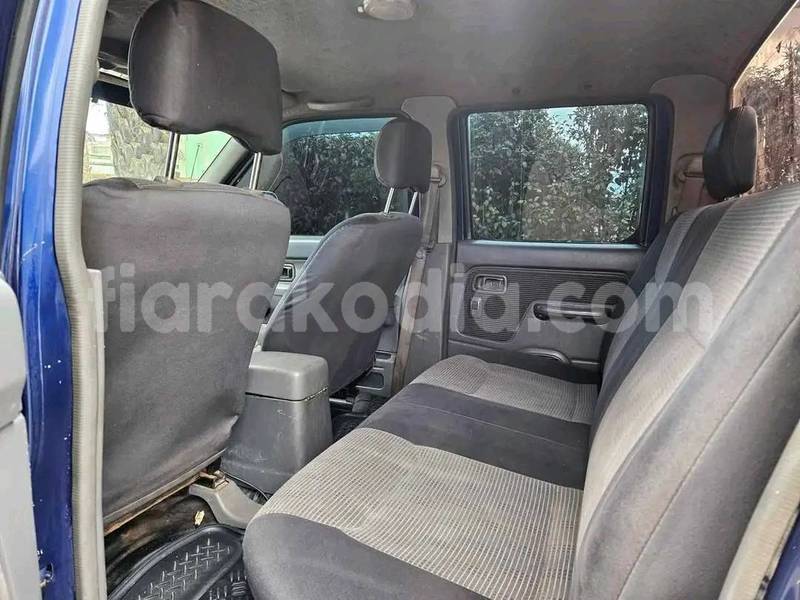 Big with watermark nissan np 300 analamanga antananarivo 8864