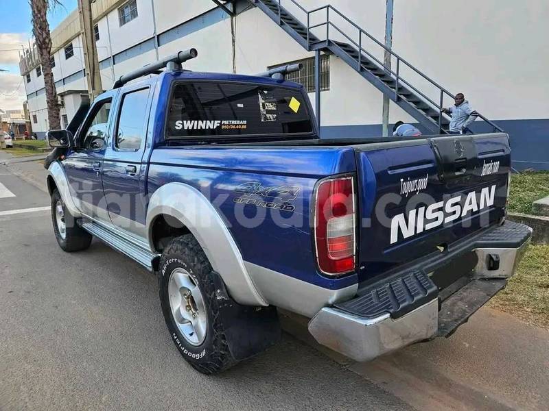 Big with watermark nissan np 300 analamanga antananarivo 8864