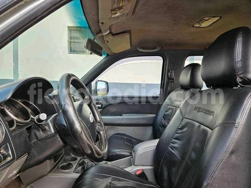 Big with watermark ford taunus analamanga antananarivo 8866