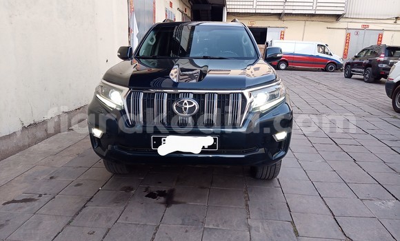 Acheter Occasion Voiture Toyota Land Cruiser Prado Noir à Antananarivo, Analamanga Acheter Occasion Voiture Toyota Land Cruiser Prado Noir à Antananarivo, Analamanga