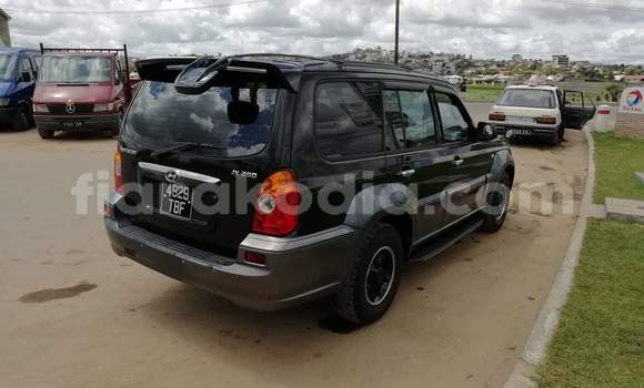 Acheter Occasion Voiture Hyundai Terracan Noir à Antananarivo, Analamanga Acheter Occasion Voiture Hyundai Terracan Noir à Antananarivo, Analamanga