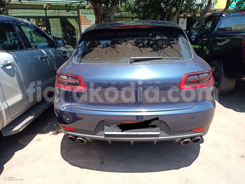 Big with watermark porsche macan analamanga antananarivo 8921