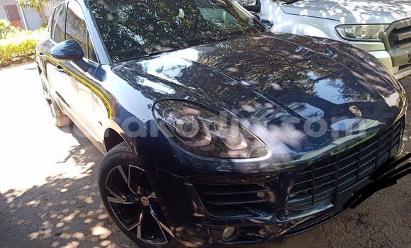 Buy Used Porsche Macan Blue Car in Antananarivo in Analamanga Buy Used Porsche Macan Blue Car in Antananarivo in Analamanga