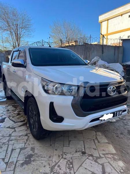 Big with watermark toyota hiluxe revo analamanga antananarivo 8929