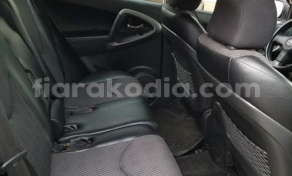 Hividy Toyota RAV4 fotsy Car in Antananarivo in Analamanga Hividy Toyota RAV4 fotsy Car in Antananarivo in Analamanga