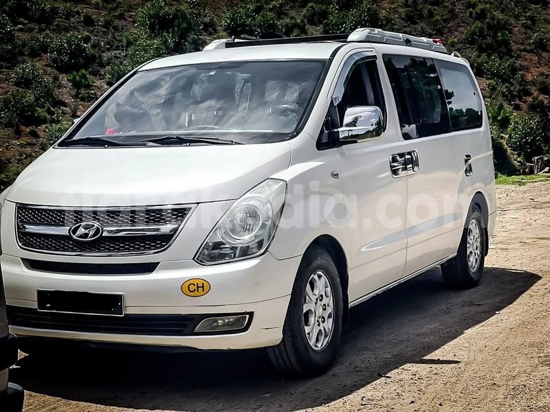 Big with watermark hyundai starex analamanga antananarivo 8964