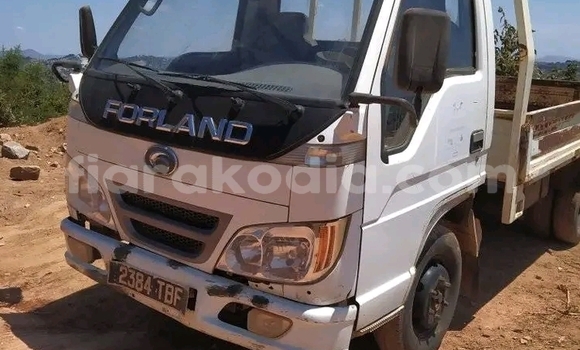 Buy Used Foton Sauvana White Car in Antananarivo in Analamanga Buy Used Foton Sauvana White Car in Antananarivo in Analamanga