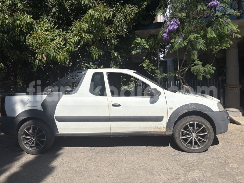 Big with watermark dacia logan analamanga antananarivo 8969