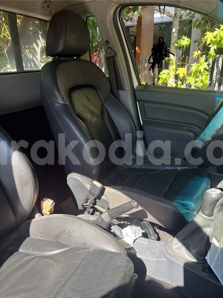 Big with watermark dacia logan analamanga antananarivo 8969