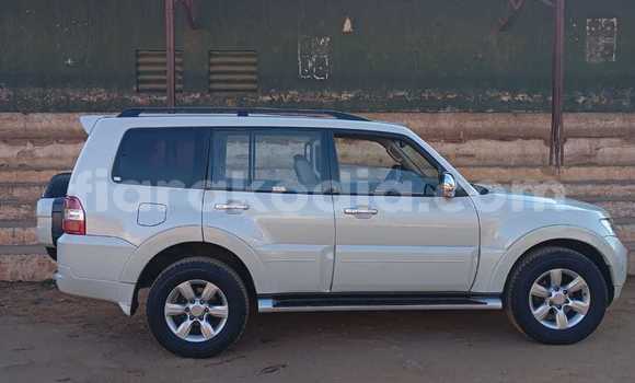 Acheter Occasion Voiture Mitsubishi Pajero Blanc à Antananarivo, Analamanga