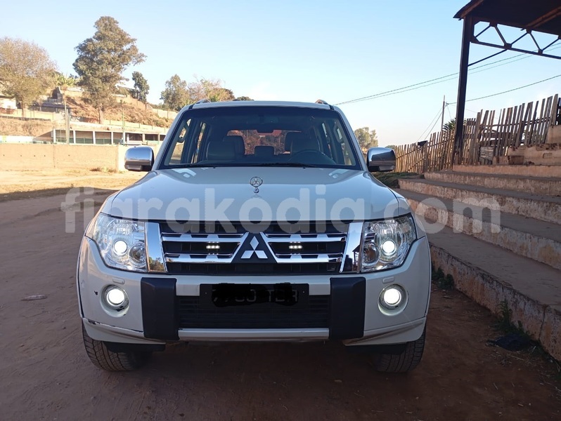 Big with watermark mitsubishi pajero analamanga antananarivo 8972