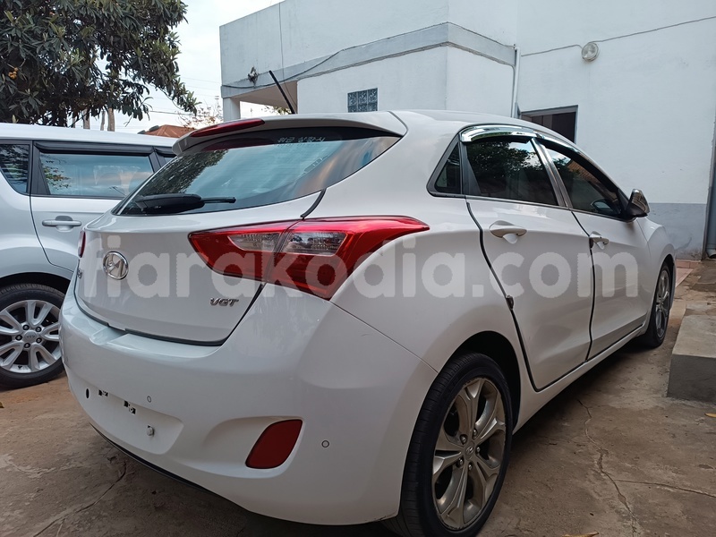 Big with watermark hyundai i30 analamanga antananarivo 8975