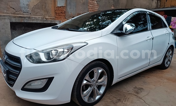 Acheter Import Voiture Hyundai i30 Blanc à Antananarivo, Analamanga Acheter Import Voiture Hyundai i30 Blanc à Antananarivo, Analamanga