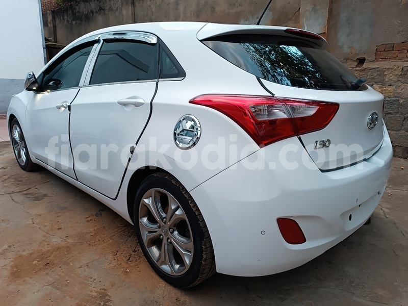 Big with watermark hyundai i30 analamanga antananarivo 8975