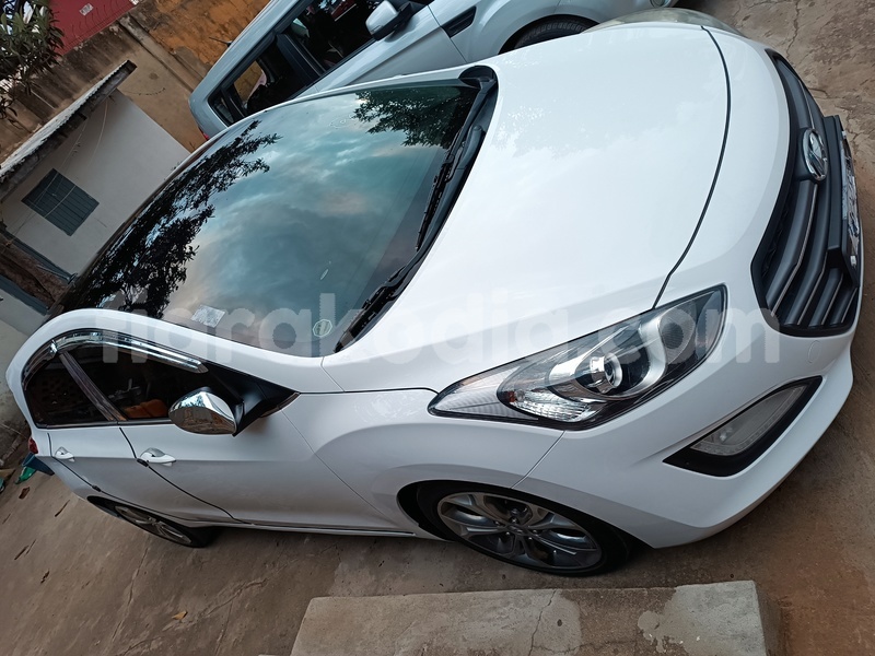 Big with watermark hyundai i30 analamanga antananarivo 8975