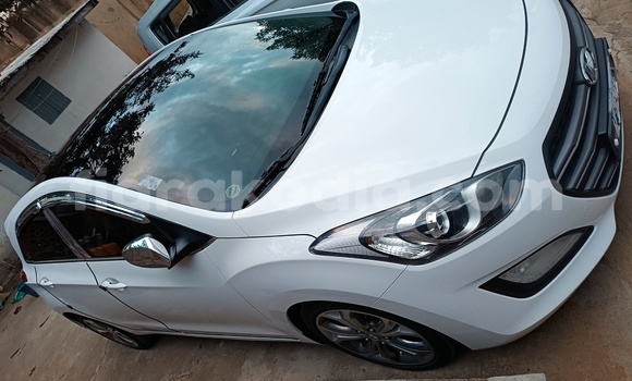 Acheter Import Voiture Hyundai i30 Blanc à Antananarivo, Analamanga Acheter Import Voiture Hyundai i30 Blanc à Antananarivo, Analamanga