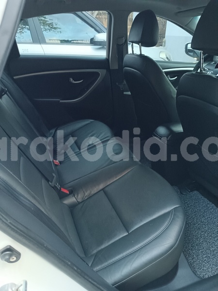 Big with watermark hyundai i30 analamanga antananarivo 8975
