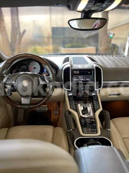 Big with watermark porsche cayenne diana antsirambazaha andoany hell ville 8976