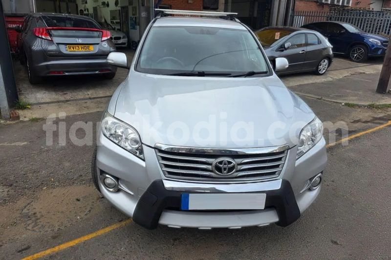 Big with watermark toyota rav4 toamasina andevoranto 8993