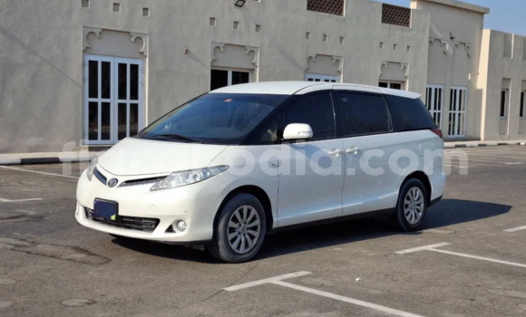Acheter Occasion Voiture Toyota Previa Blanc à Andevoranto, Toamasina