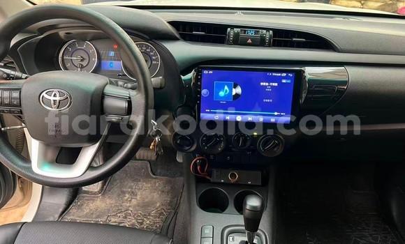 Acheter Occasion Voiture Toyota Hiluxe Revo Blanc à Antananarivo, Analamanga Acheter Occasion Voiture Toyota Hiluxe Revo Blanc à Antananarivo, Analamanga