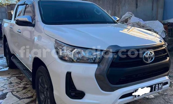 Acheter Occasion Voiture Toyota Hiluxe Revo Blanc à Antananarivo, Analamanga Acheter Occasion Voiture Toyota Hiluxe Revo Blanc à Antananarivo, Analamanga