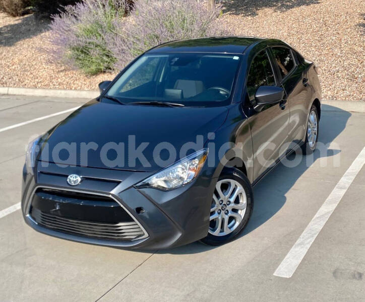 Big with watermark toyota yaris toamasina andevoranto 9004